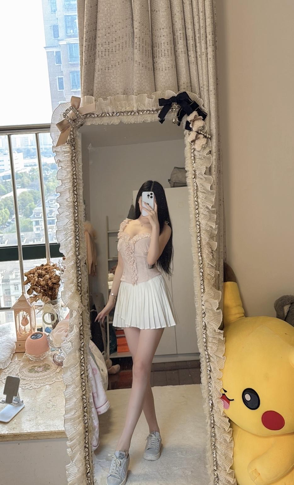 没招了，年纪老大不小了，还是喜欢这种嫩嫩的小女生打扮