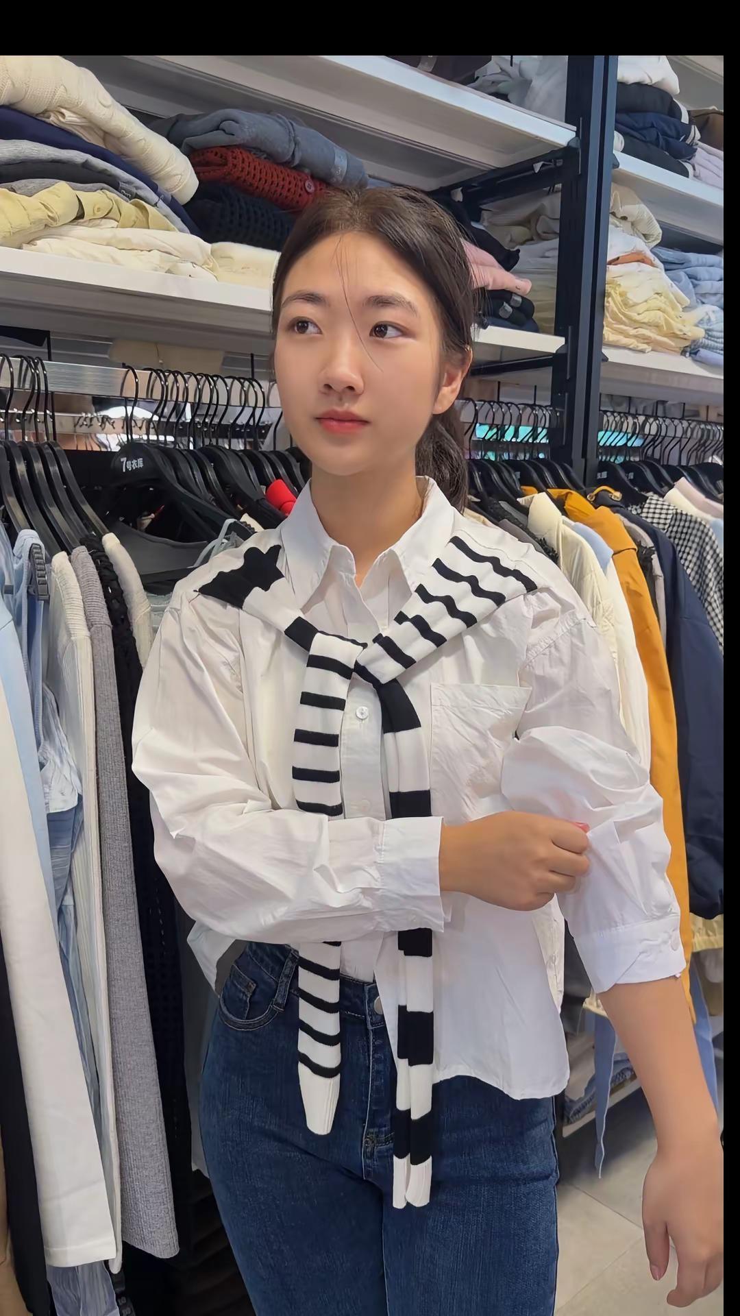 同桌的你白衬衫 牛仔裤