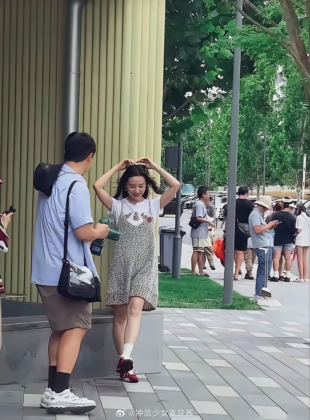 老铁奶……她线下这么不上镜的吗 ​​​