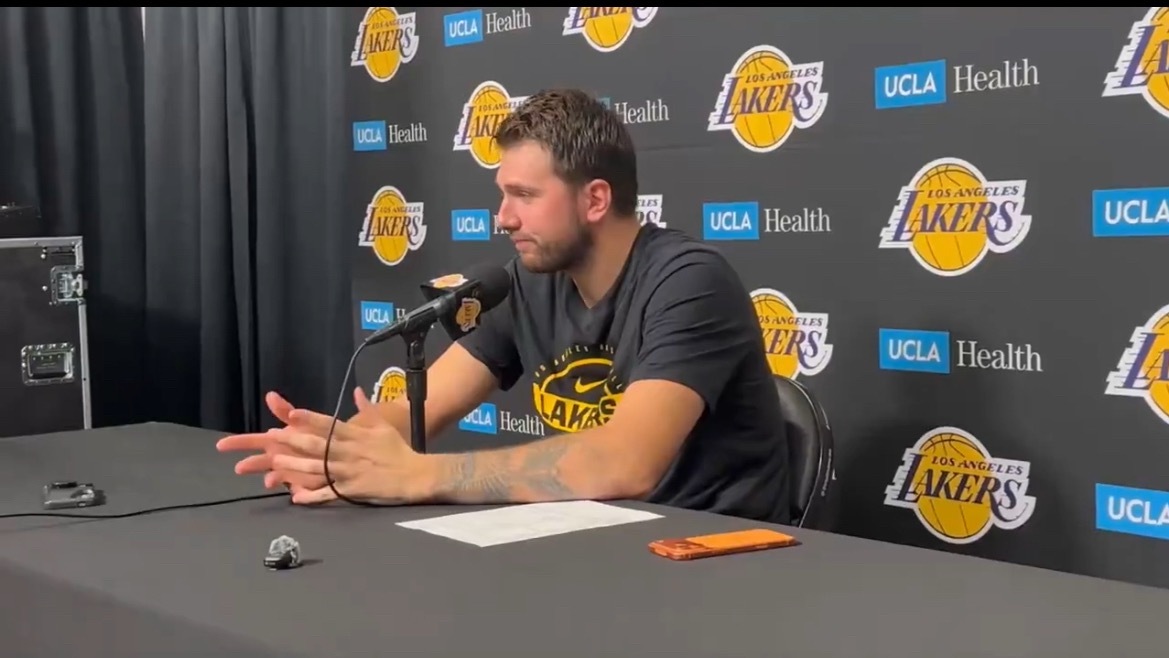 东契奇谈自己领到第16次技术犯规：“我什么都没说……他们说我有推人动作，这太夸张