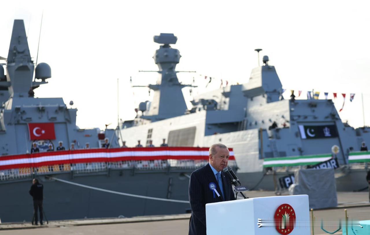 【土耳其开启造舰狂潮，启动39艘军舰建造计划，300米国产航母开建】
土耳其的地