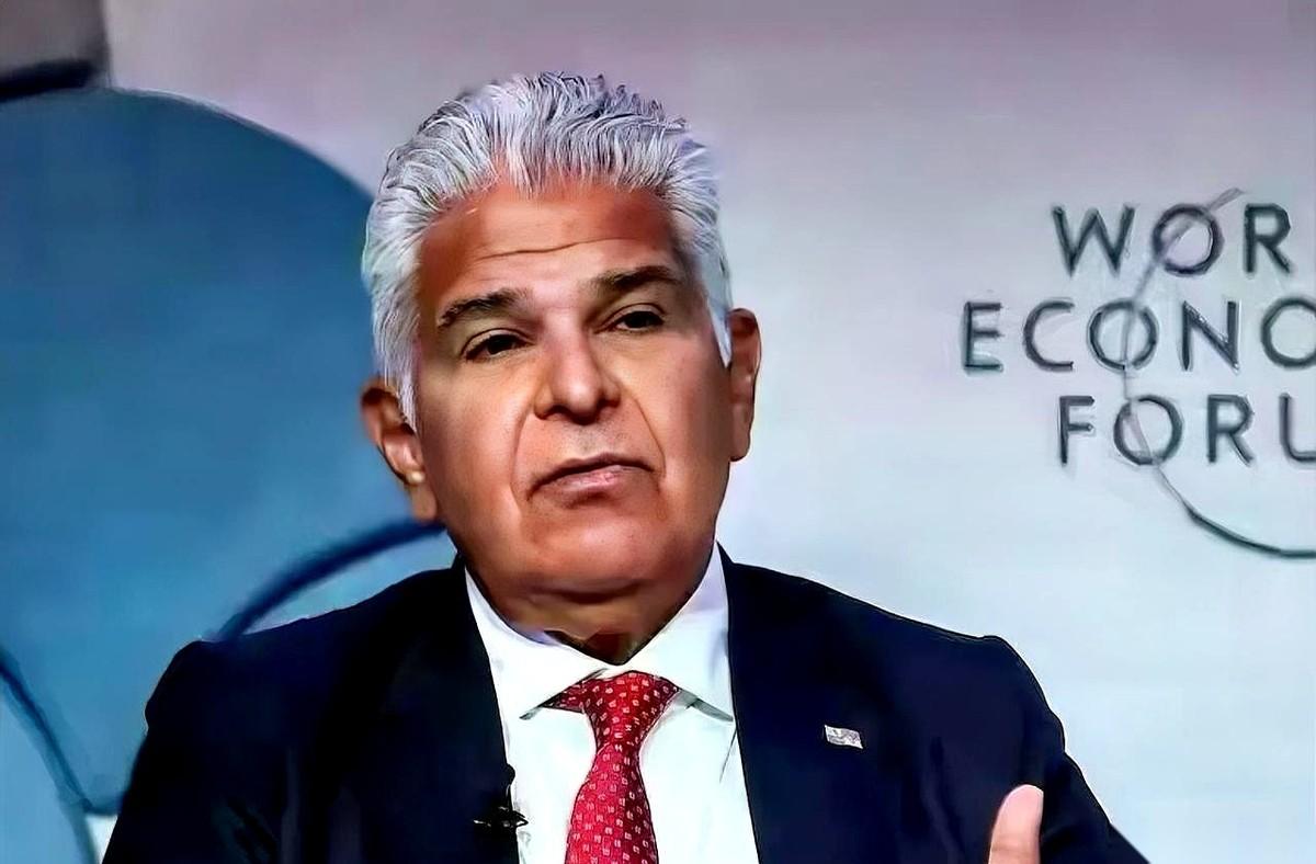 近日，拿着中国护照落地巴拿马托库门机场的旅客，结结实实撞上了一堵“隐形墙”。
以