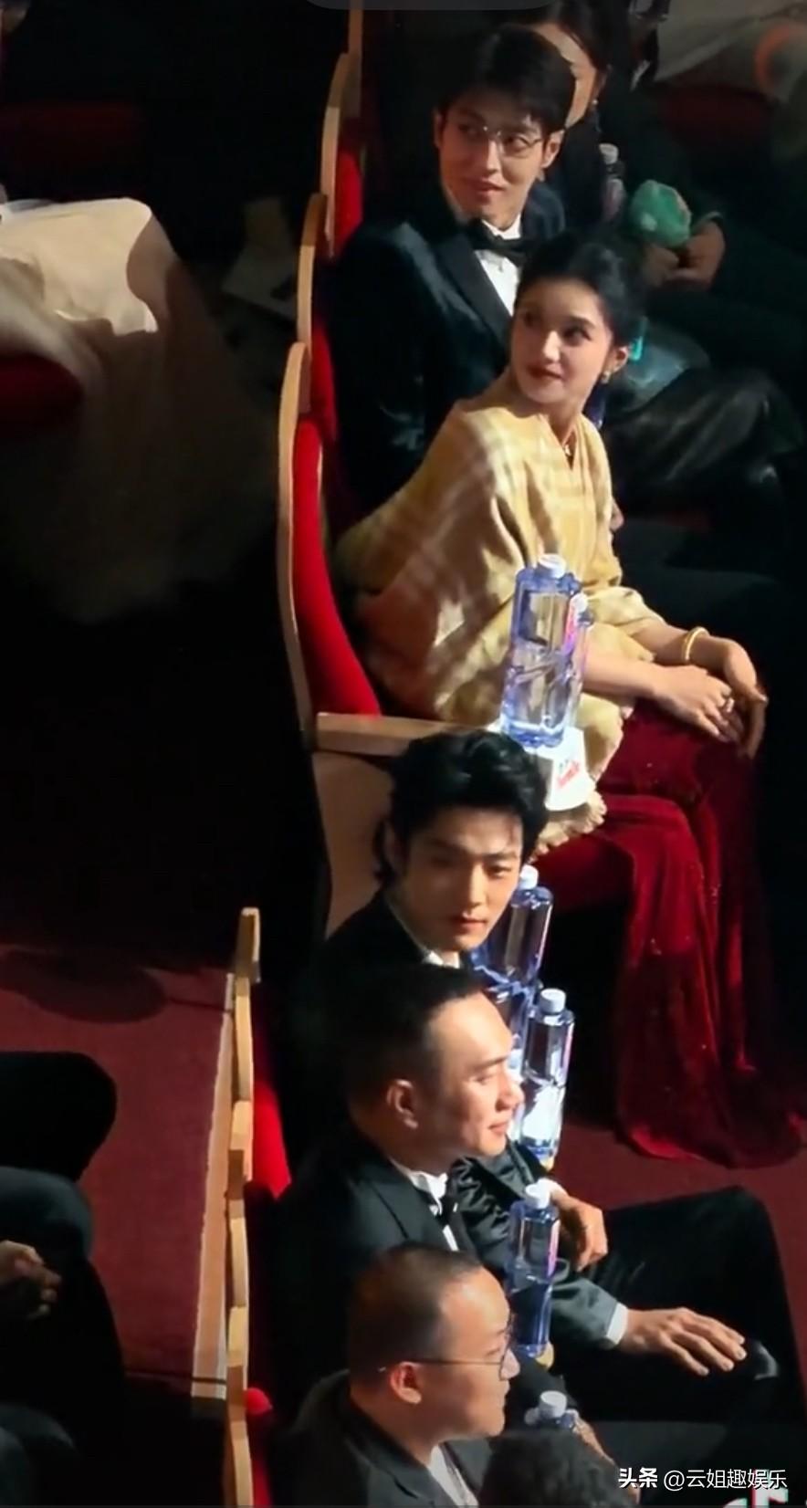 肖战的回眸