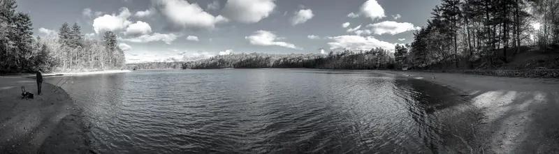 在快节奏时代，治愈成了大家的追求，宁静和忙碌就像两条治愈之路。
宁静宛如山间清泉