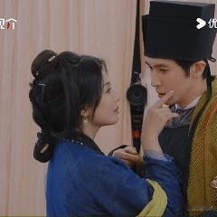 钟丽缇看张伦硕这段得离婚 张伦硕这是录综艺还是选妃？对刘涛深情拥抱，转头又去安抚