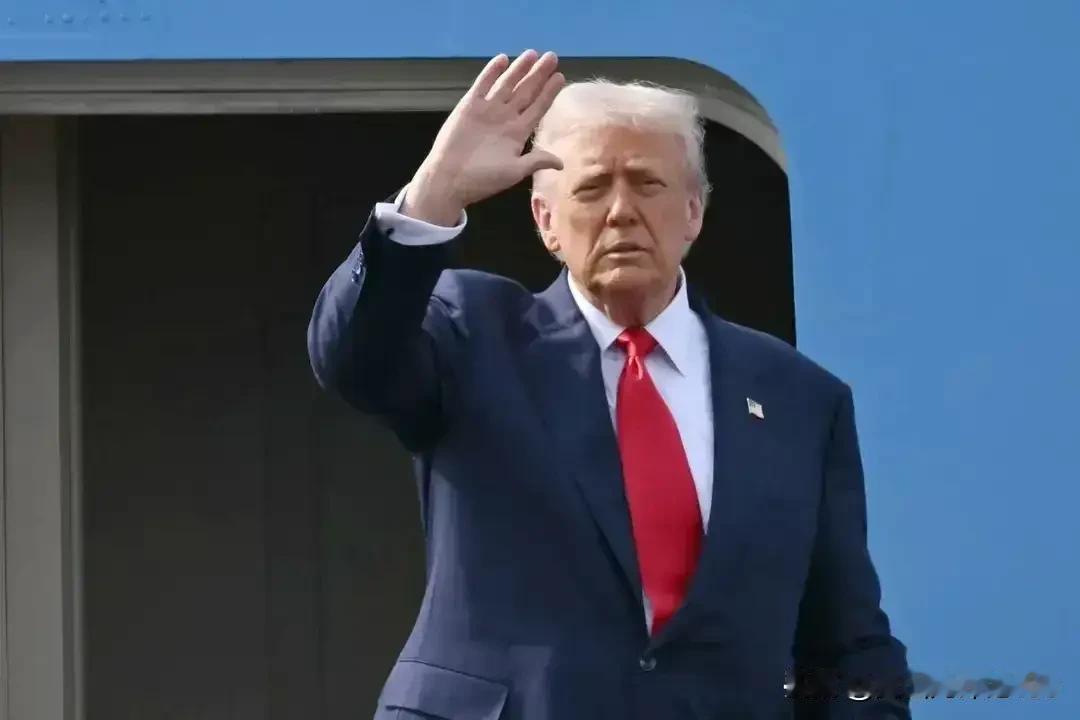 当地时间周四，美国总统特朗普就台湾问题公开表态，在谈及中国大陆可能的对台军事行动