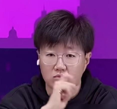 郭焱一句话戳破真相：赛场上，没人欠你冠军。
孙颖莎没上，陈幸同照打照赢，四强摆那