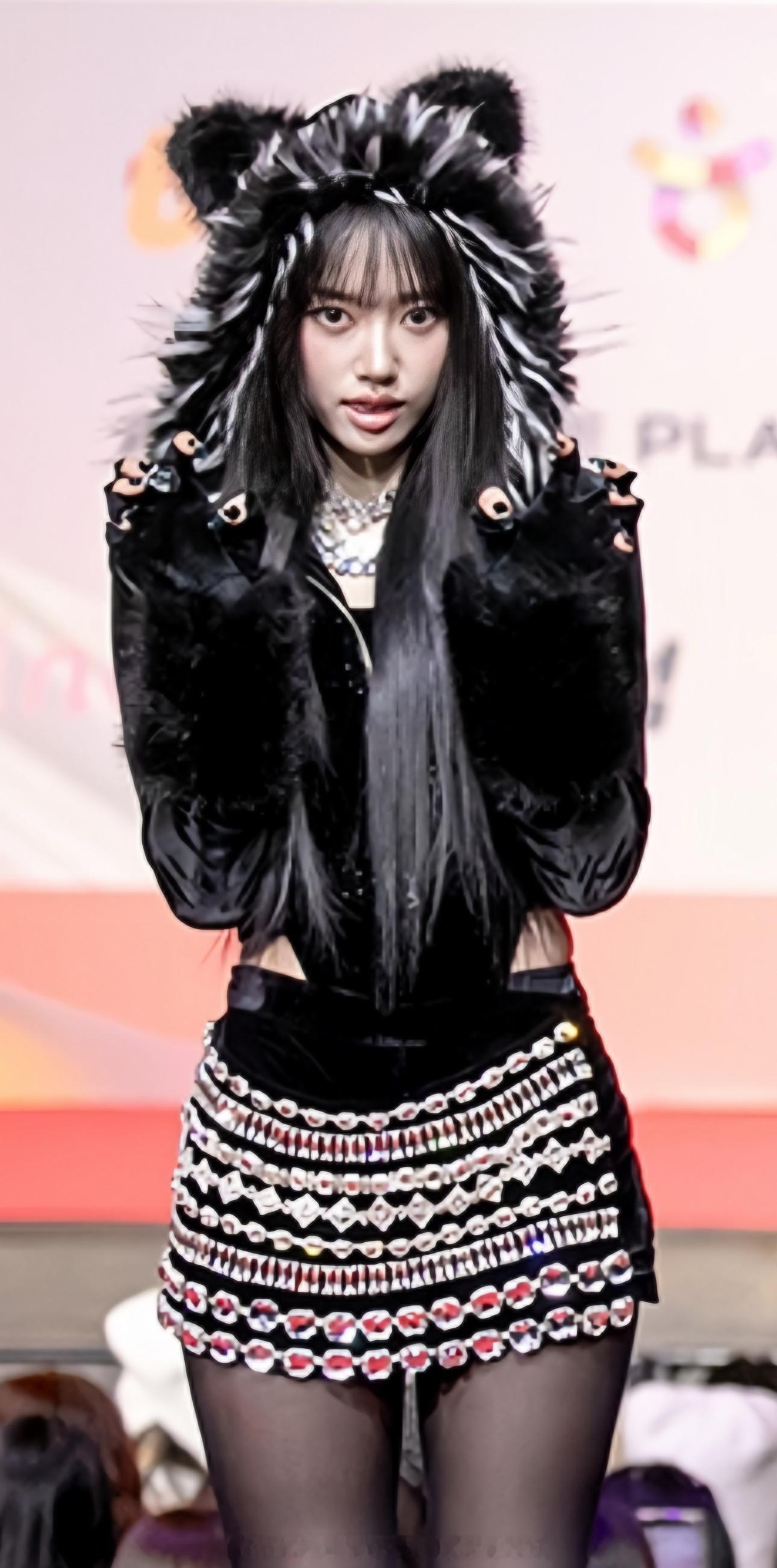 MEOVV组合SOOIN、GAWON、ANNA、NARIN、ELLA今日SBS红