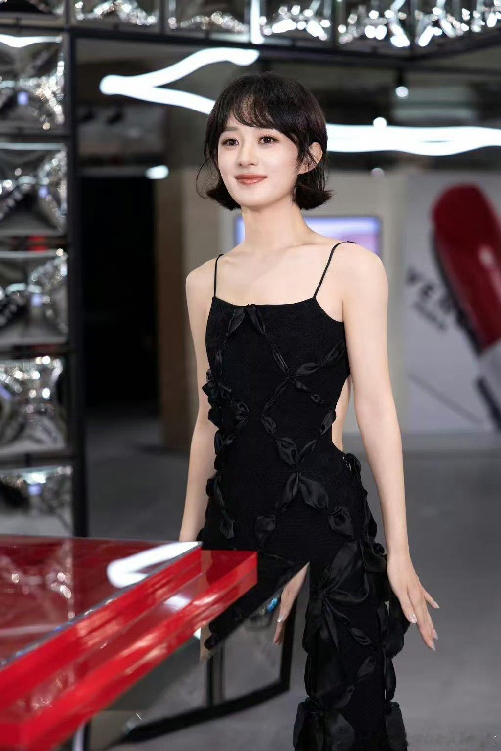赵丽颖赵丽颖李秋萍 zly赵丽颖小城大事 “神明赋予万物至生命 你赋予我深情而浪