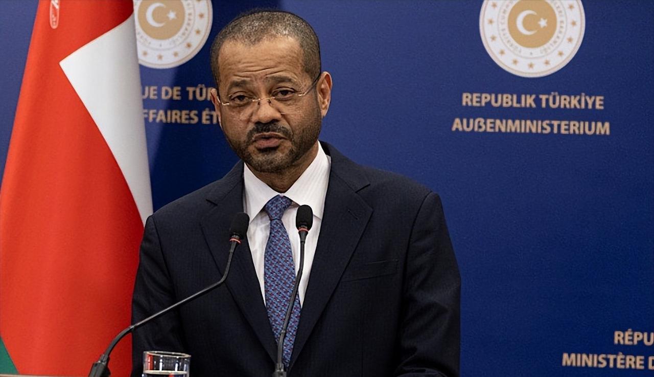 特朗普想钱想疯了吗？
 
美国正疯狂施压海湾国家，逼着他们“公摊军费”，特朗普政