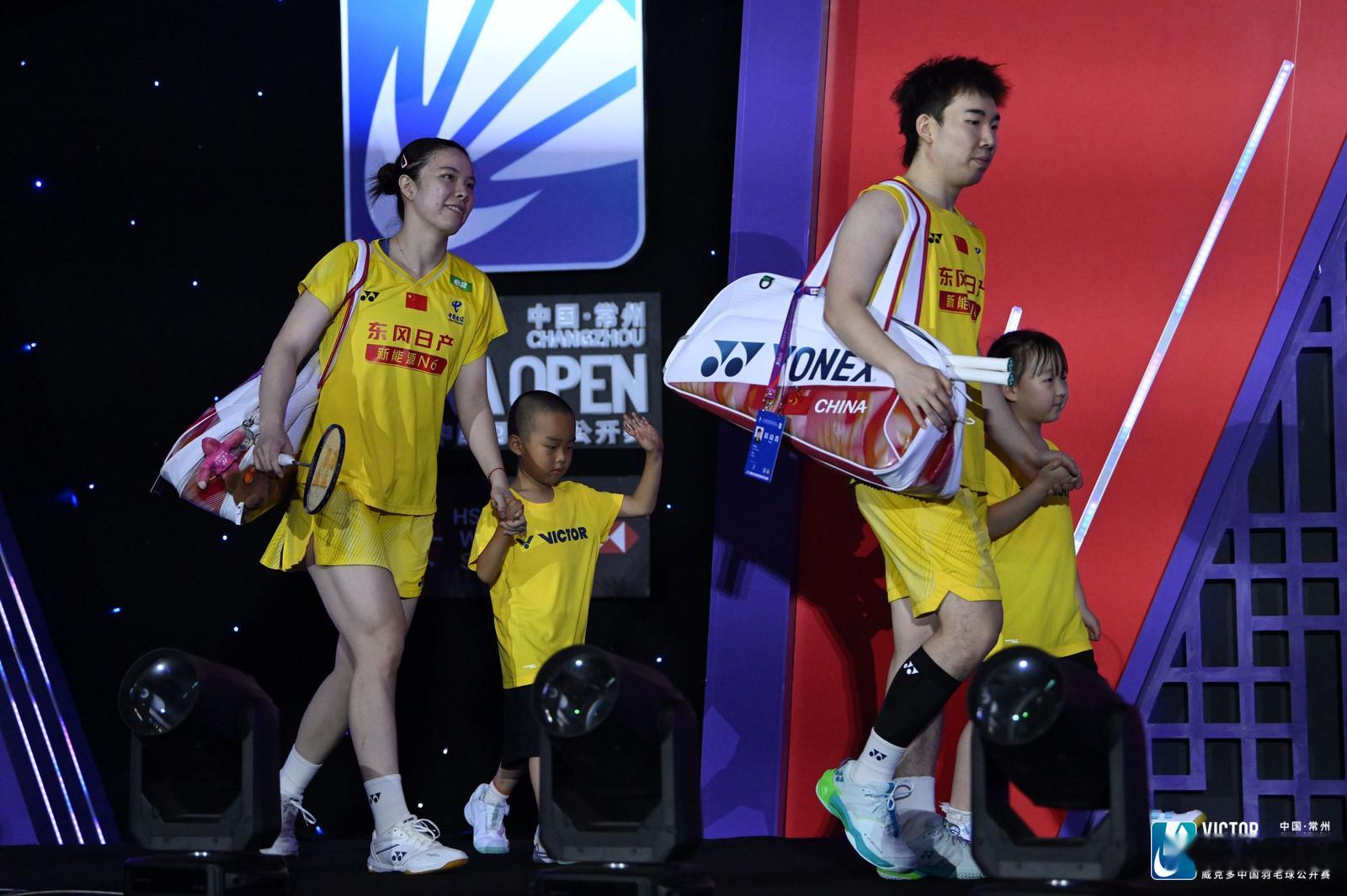 娃卉📷cr：赛事组委会芳新组合首夺中公冠军威克多中国羽毛球公开赛中国羽毛球队