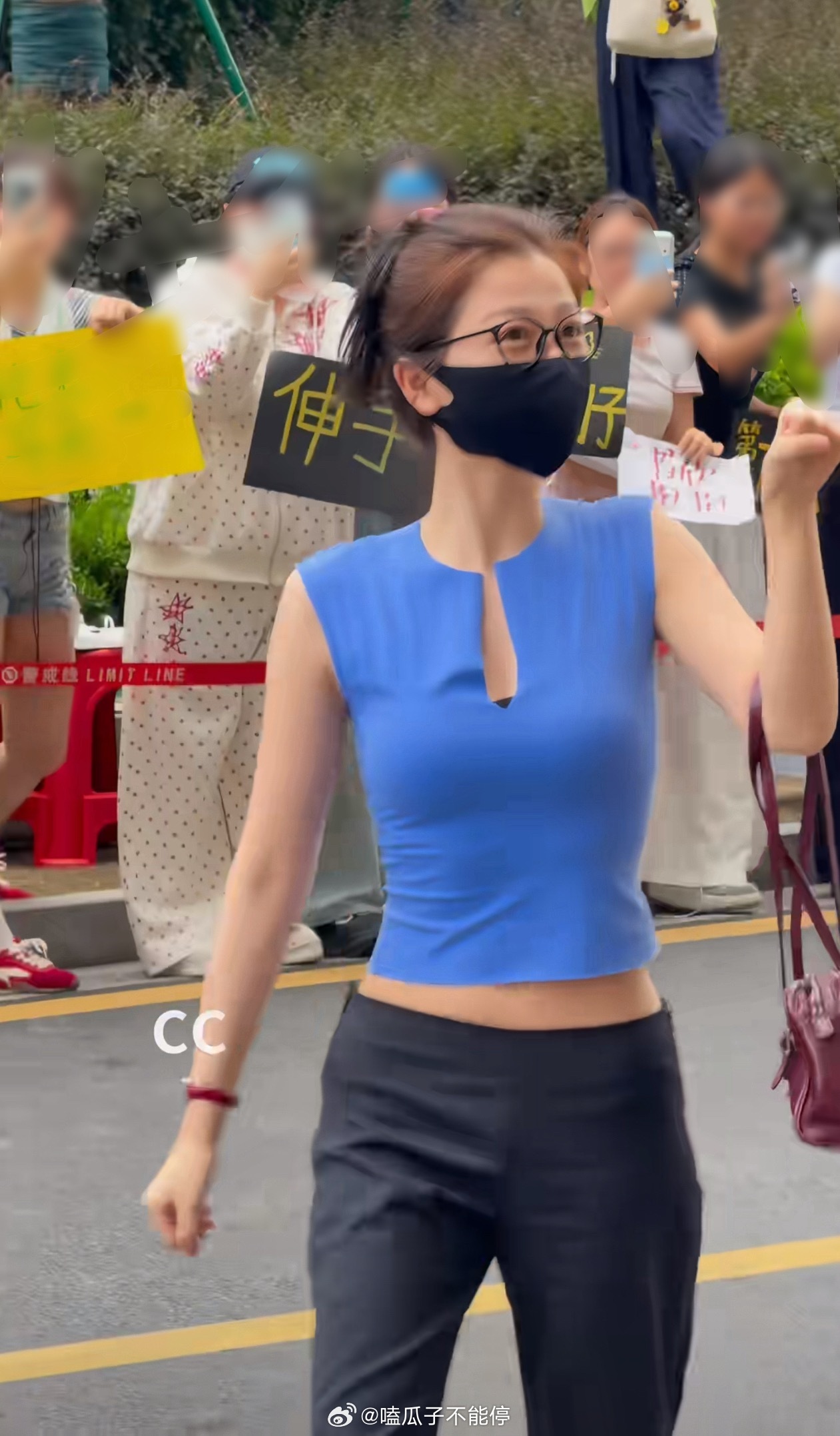 虞书欣的这一套穿搭，普通人有点难驾驭