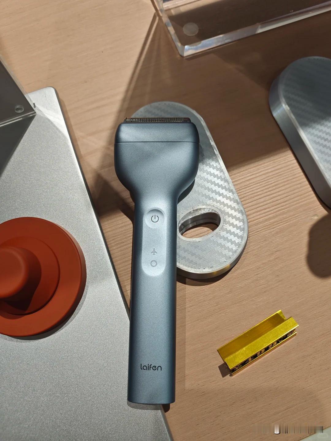 出差最怕的真不是忘带剃须刀，是你辛辛苦苦带了，结果不好用！

不知道是不是剃须刀