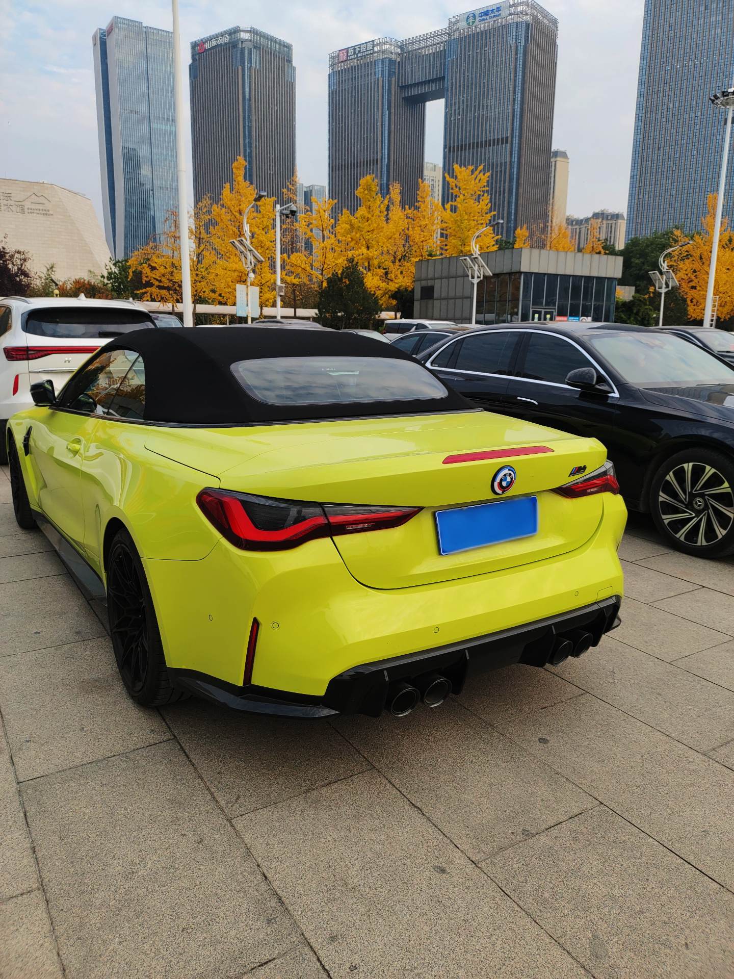 M4硬顶见很多了，但敞篷的M4我还是第一次见