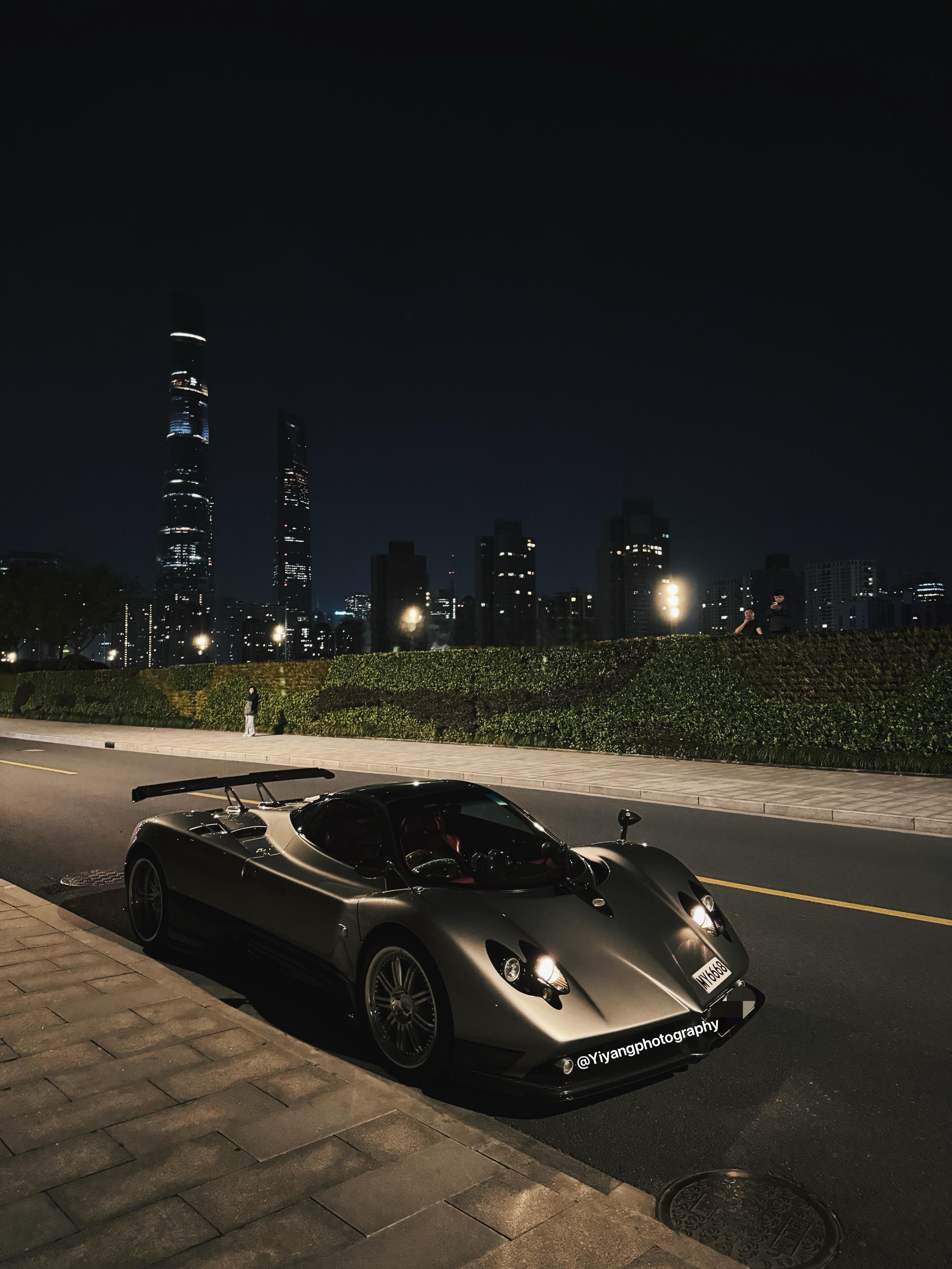 关于昨天夜晚的一些小花絮, 时隔一个多月又见到了这台F, 这拍摄车也比我想象中的