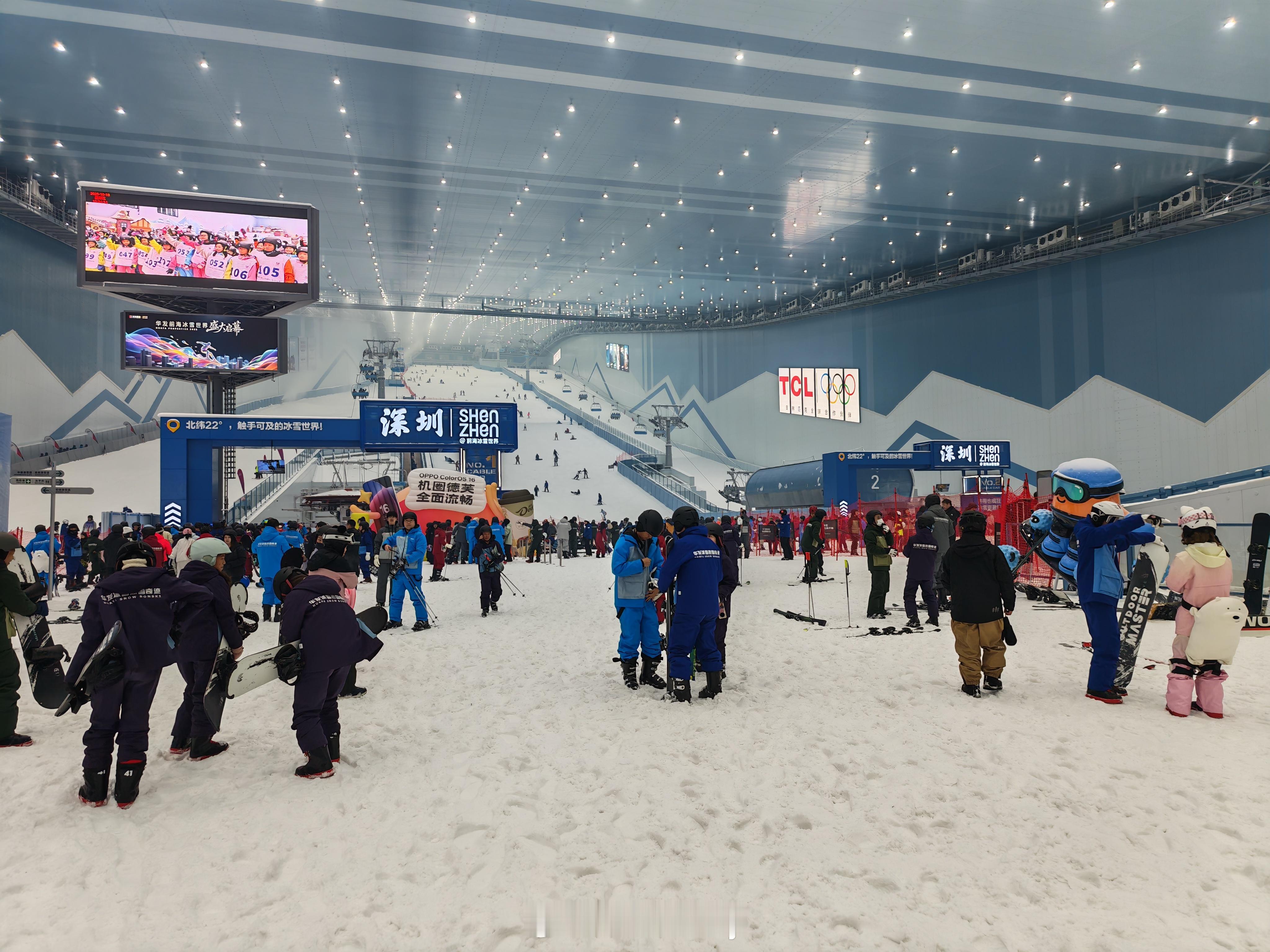 OPPO将丝滑具象化了！我一北方人竟然在深圳玩起雪来了，闪现华发冰雪热雪奇迹，实