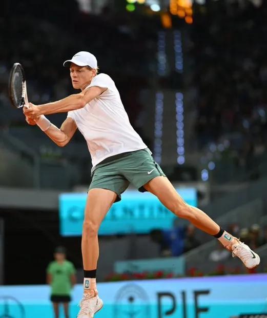 网球有約｜詹尼克·辛纳的新服装很棒#Sinner 🇮🇹 #MMOPEN 🇪