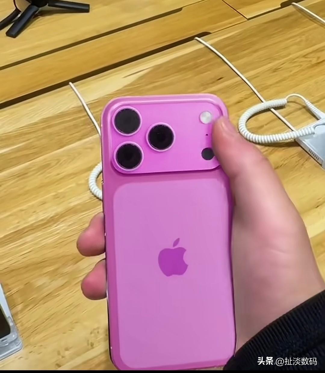 趁热打铁，趁着iPhone17的热度未冷。给大家分享一下iPhone 18的渲染