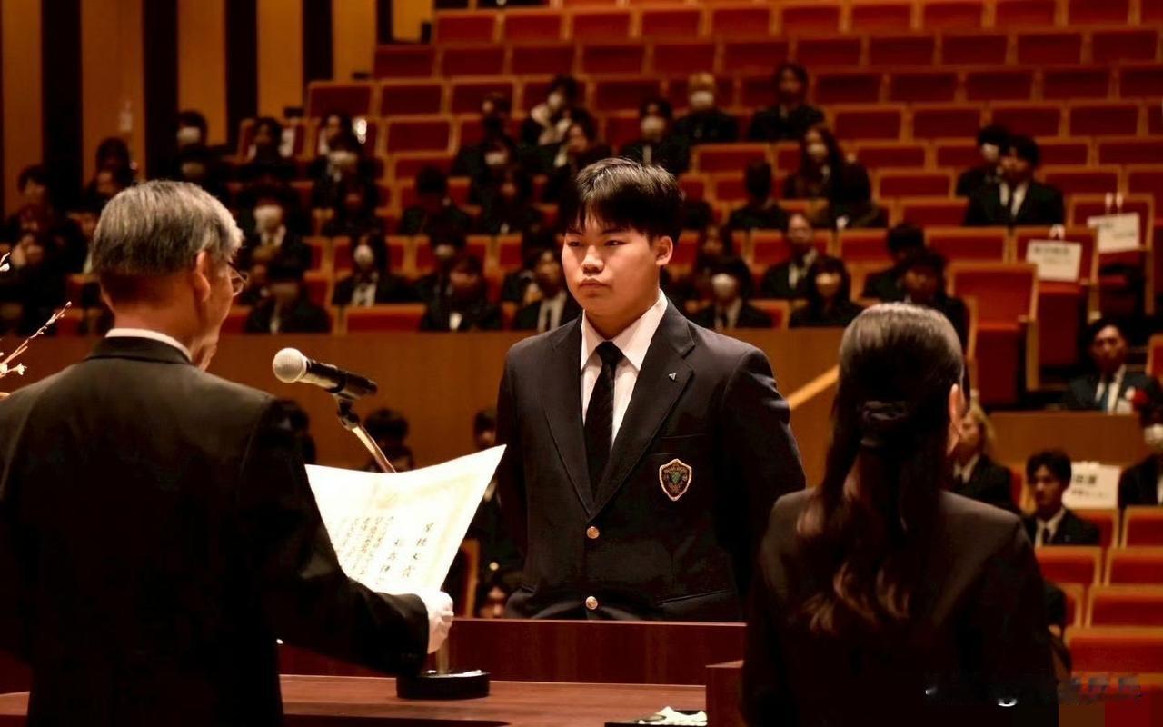 🇯🇵松岛辉空：我要向木下集团的各位表示感谢。从我小学四年级开始，他们就给予了