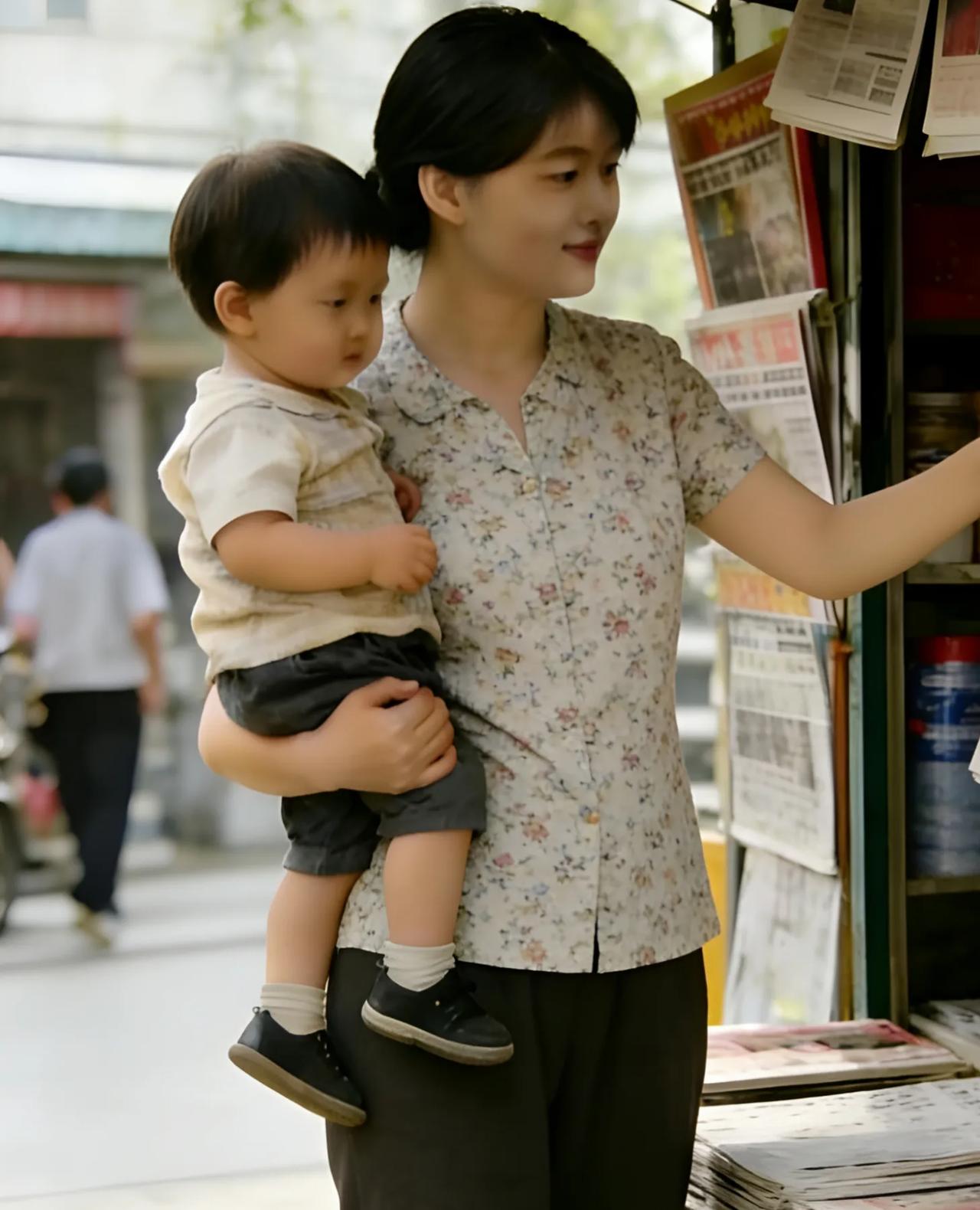 我还是对27年前卖报刊杂志的小宝子媳妇念念不忘。我们那个时候在和平小区三期花9.