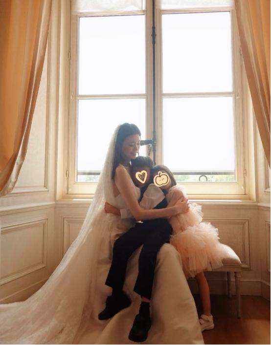 这两天，奚梦瑶和何猷君的婚礼赚足大家的眼球，婚礼的豪华，礼服的奢侈，还有首饰的昂