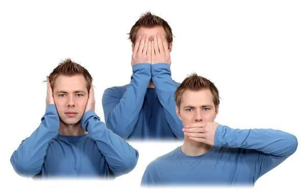 西方政客们现在： ​​​