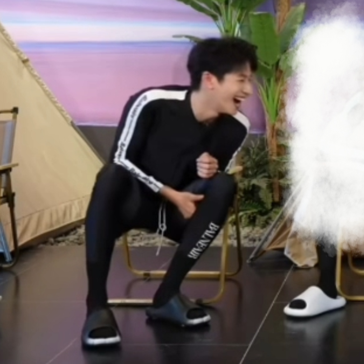 朱志鑫 朱志鑫你笑的太肆意了，好魔性朱志鑫一路向海的少年