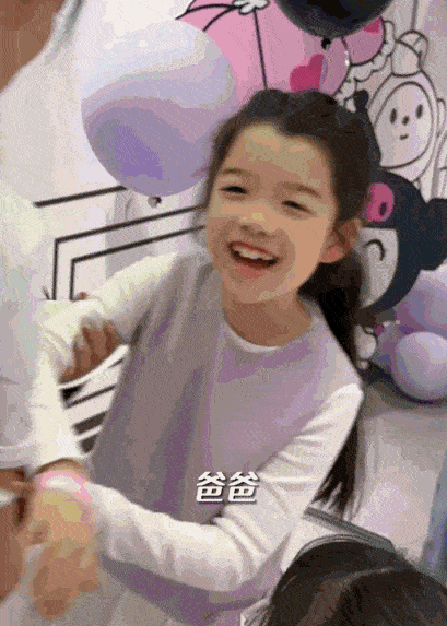 王栎鑫与吴雅婷为女儿庆生 亲吻女儿脸颊超暖
搜狐娱乐讯 11月13日，吴雅婷晒出