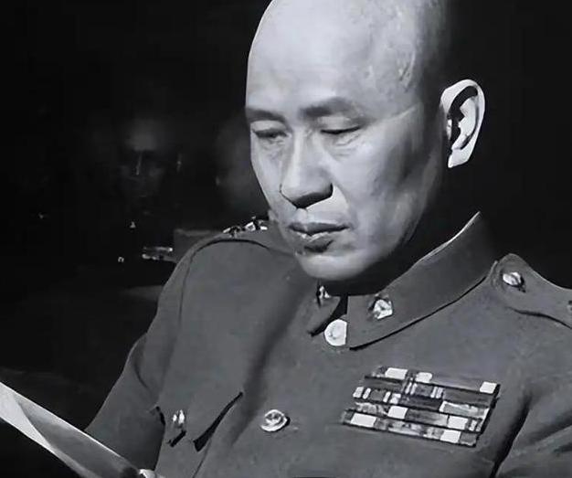 国军名将白崇禧晚年说实情：解放军破长江，一半功劳要在这方面？国军名将白崇禧，晚年
