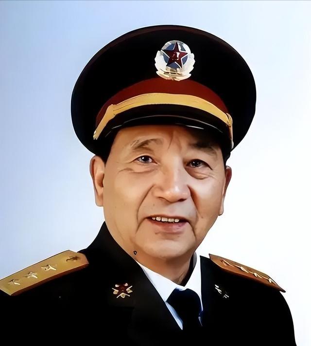 1964年，陈毅在昆明宴会上突然对秦基伟说：基伟啊，我这个半个老丈人要给你换岗位