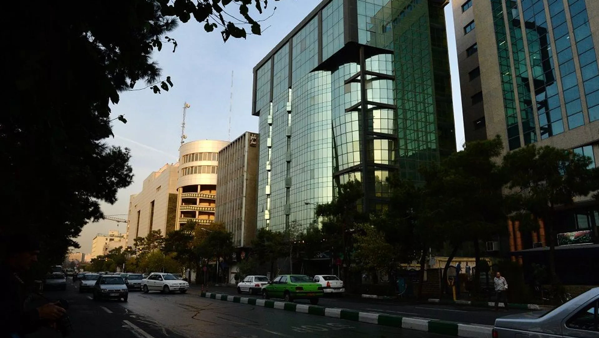 【伊朗计划建立封闭的国家级互联网互联网 网络】据《卫报》援引伊朗数字技术专家阿米