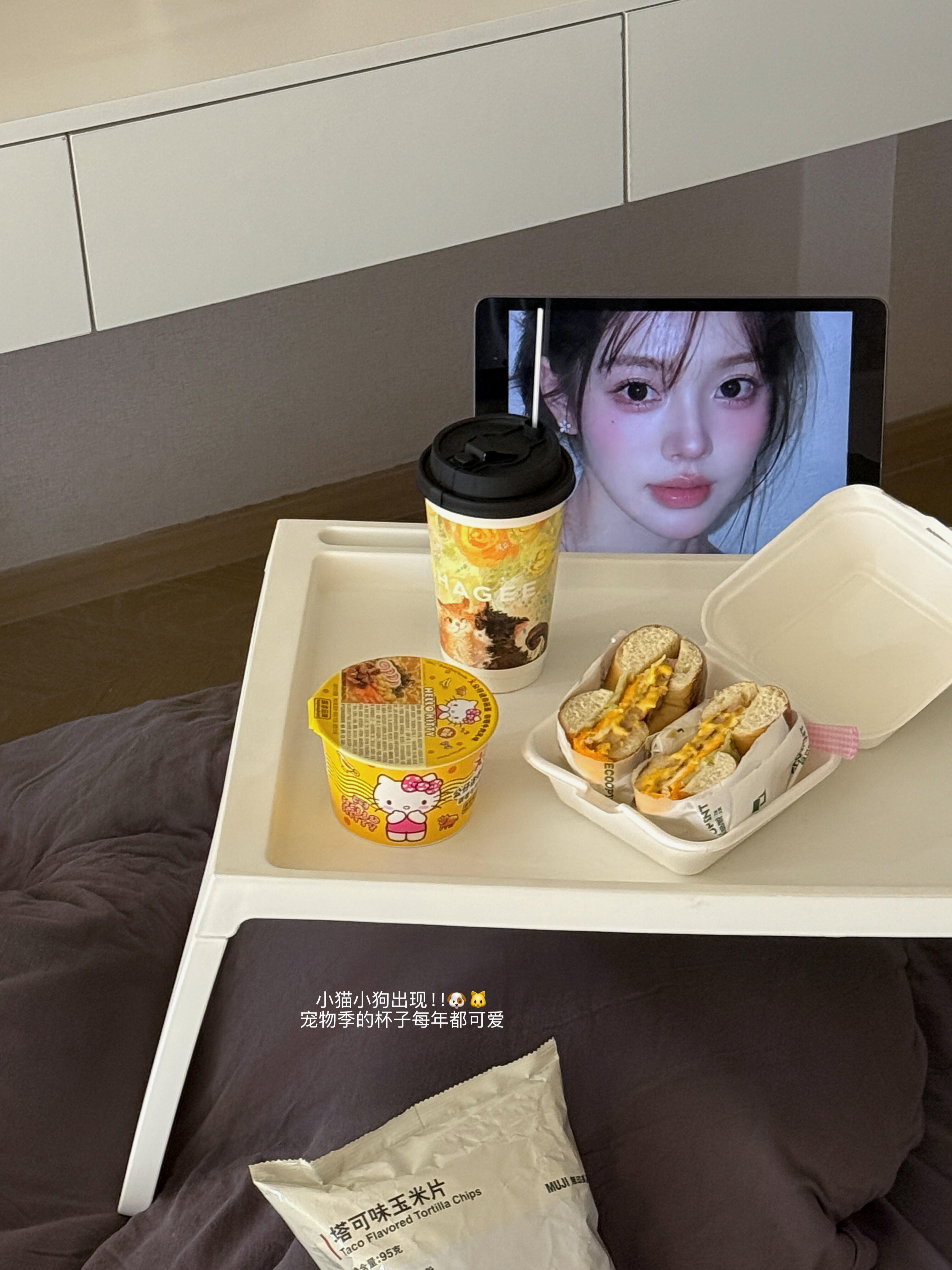 每次听到家里人说我不是小孩了,就觉得很悲伤,我当小孩的时候也没多幸福。 