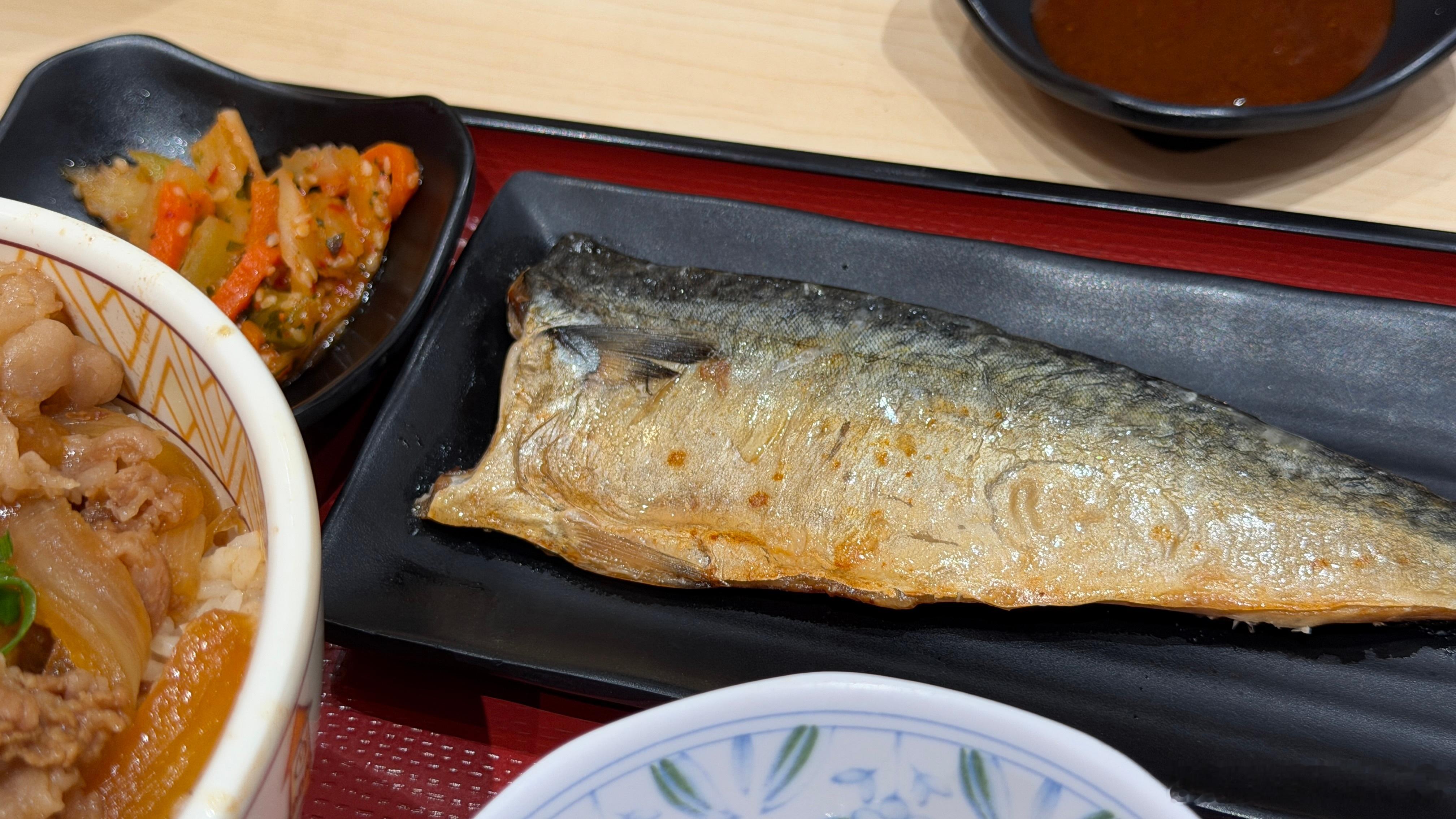 简简单单 吃个晚餐美食 一会儿去逛逛水桶 
