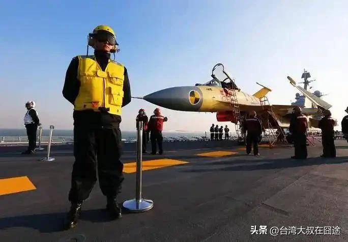 福建舰南海首秀！美英日急得团团转，背后真相太硬核！
 
福建舰第一次通过台湾海峡