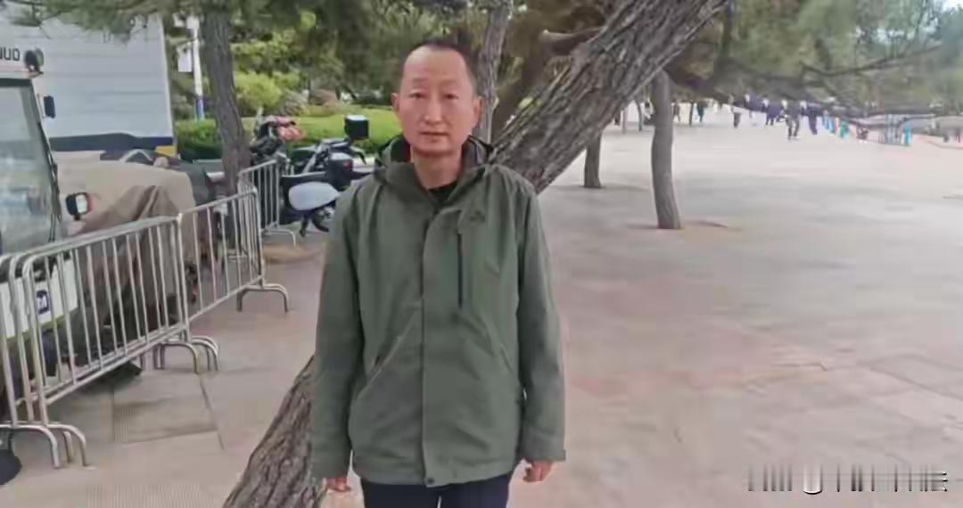 青岛栈桥生死十分钟！河南平顶山籍退役军人刺骨海水中托起生命，七旬老父含泪说出这句