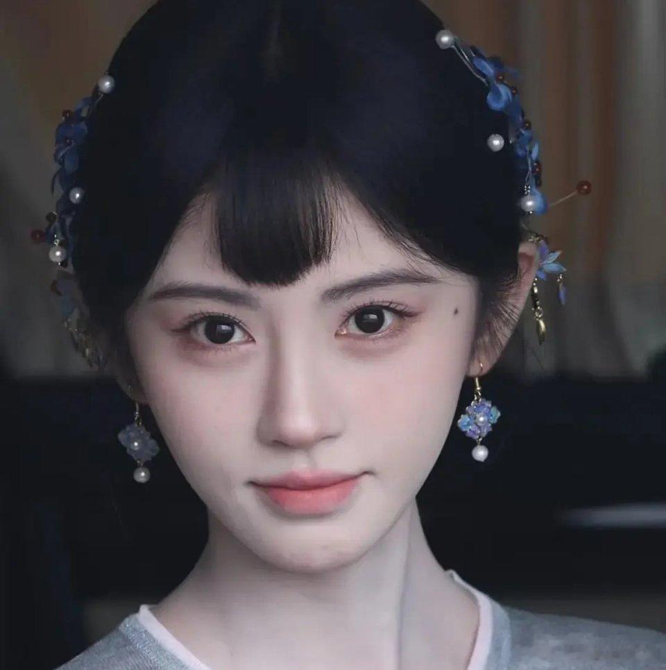 周迅才是这种古装的话是人吧，鞠婧祎的这个也太网红了