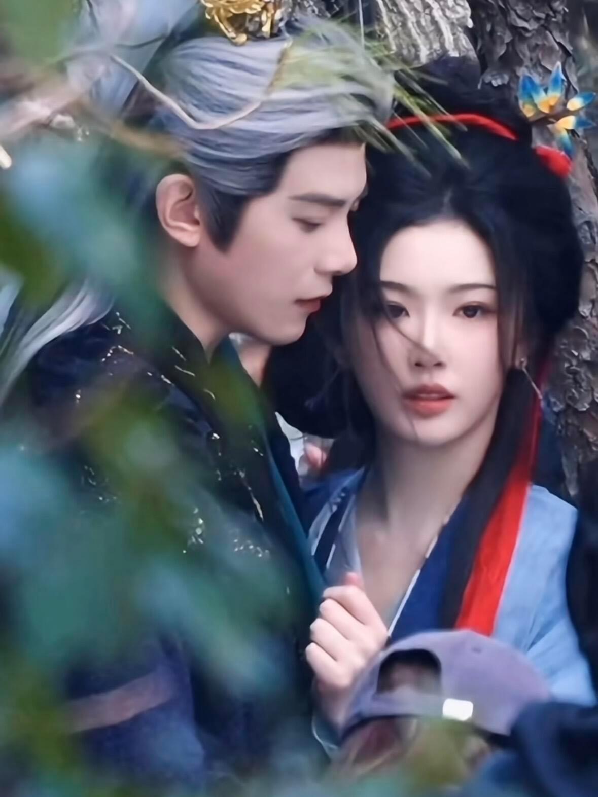 邓凯孔雪儿 长宁帝军网传邓凯孔雪儿三搭长宁帝军搭演绎极致人设，疯批与清冷的权谋对
