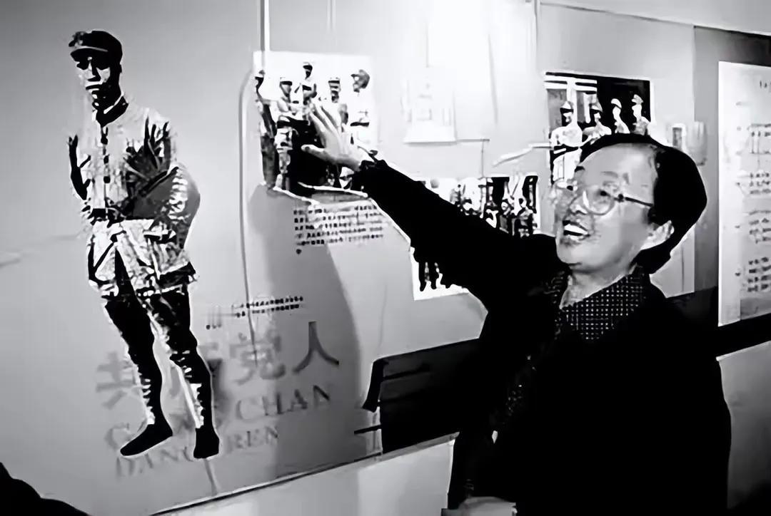 1962年，左权女儿左太北探望彭德怀。谁料，彭德怀却掏出20元钱并冷漠地说了一句