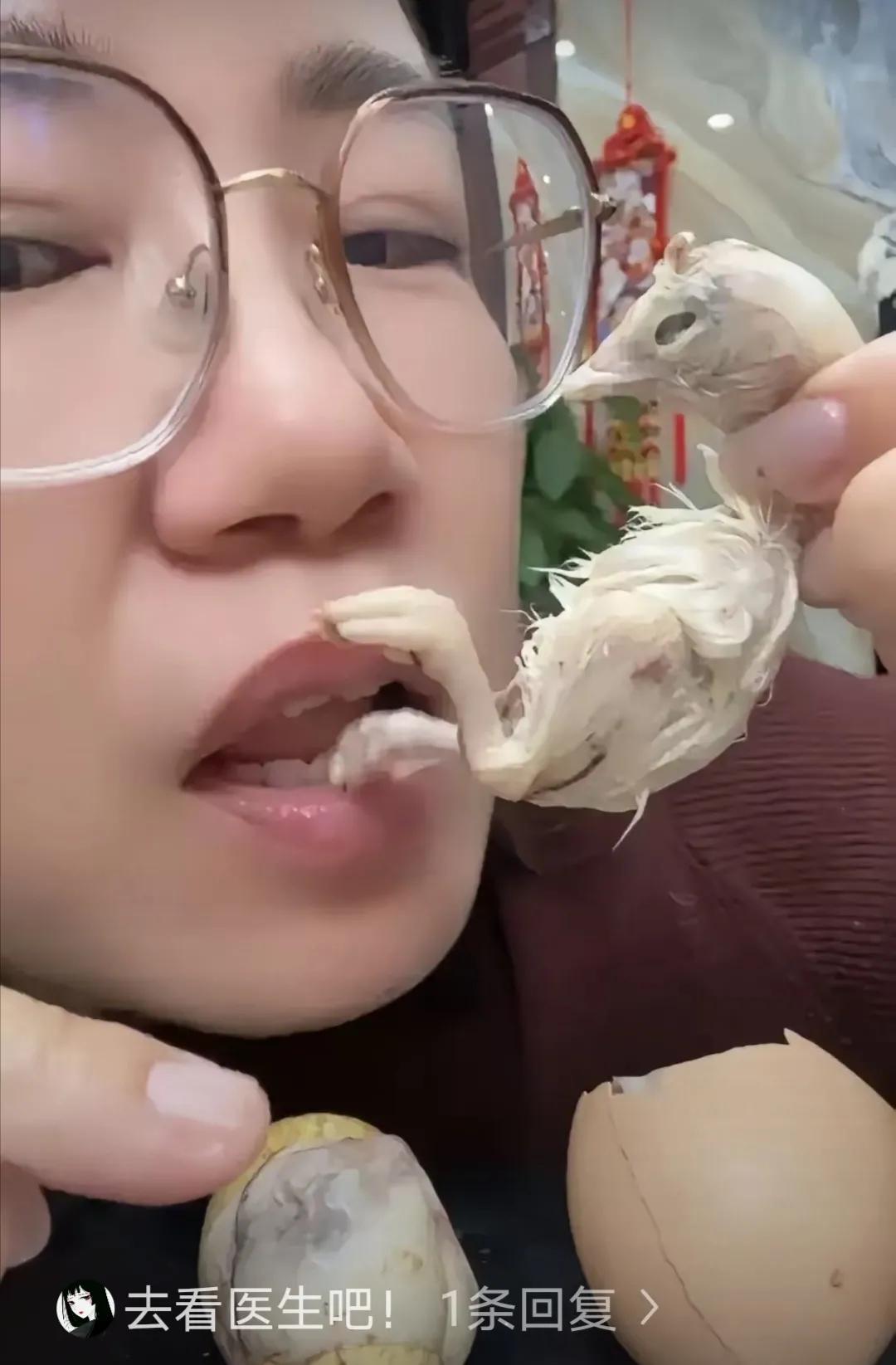 天呐！现在的网红为了流量简直是无所不用其极啊！你们能想象吗？有一位小姐姐，就在直