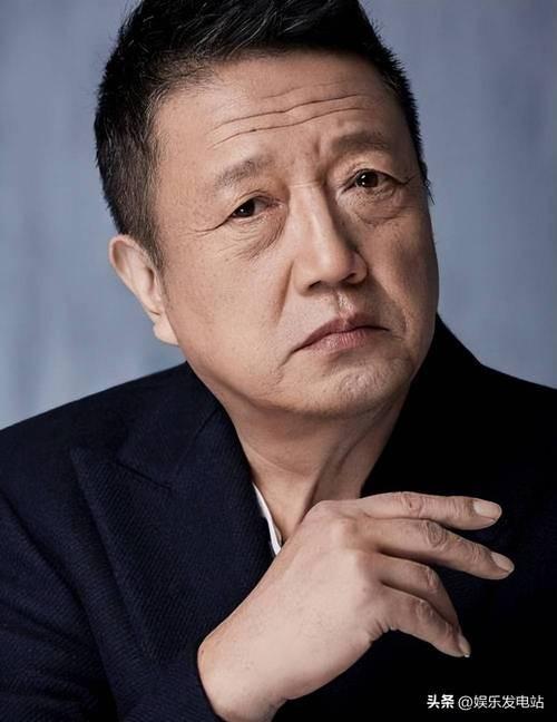 53岁老戏骨谢宁对着镜头痛哭，眼泪啪嗒啪嗒往下掉，还脱口而出一句脏话，连鼻涕都沾