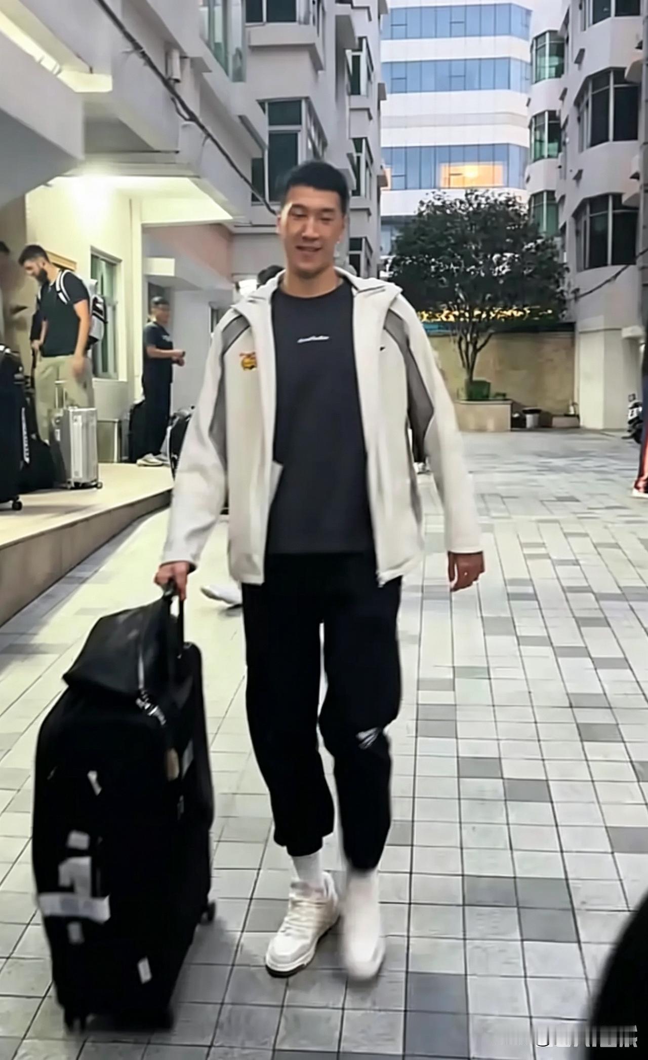 新赛季，杜润旺是去是留？

球队放假了，杜润旺将回到家乡河北秦皇岛休假，在此期间