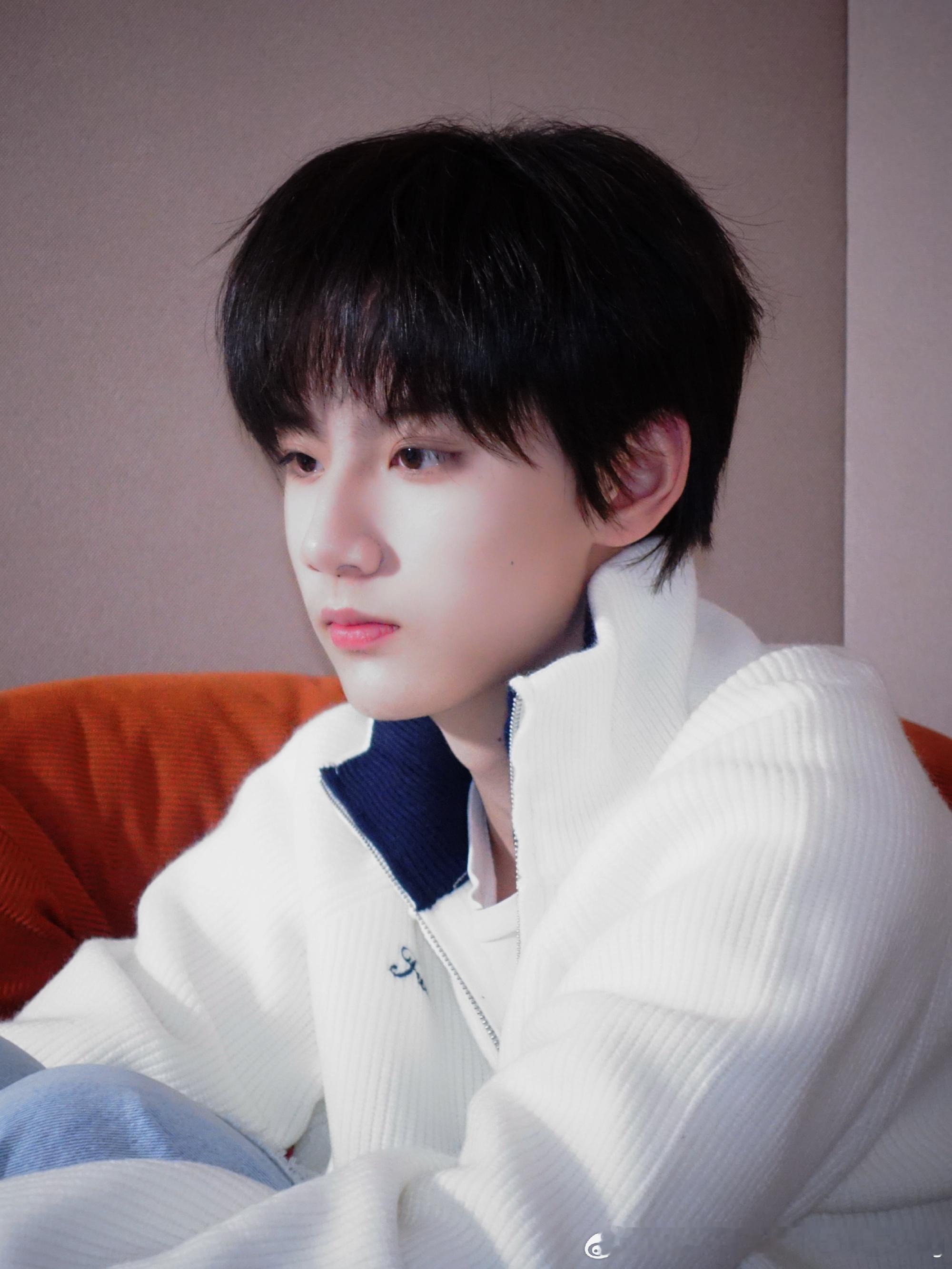 你像世界为了让我活着抛出来的诱饵… 