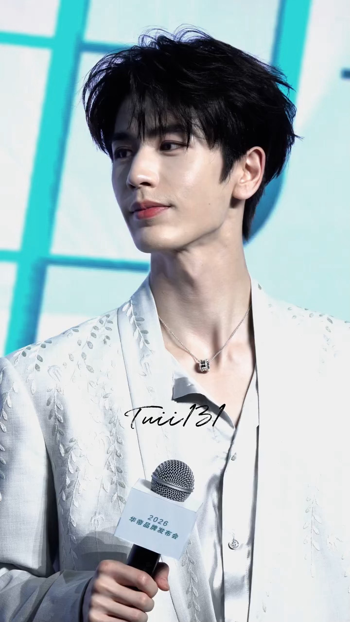 张凌赫今日线下活动丨此男好清俊儒雅的美