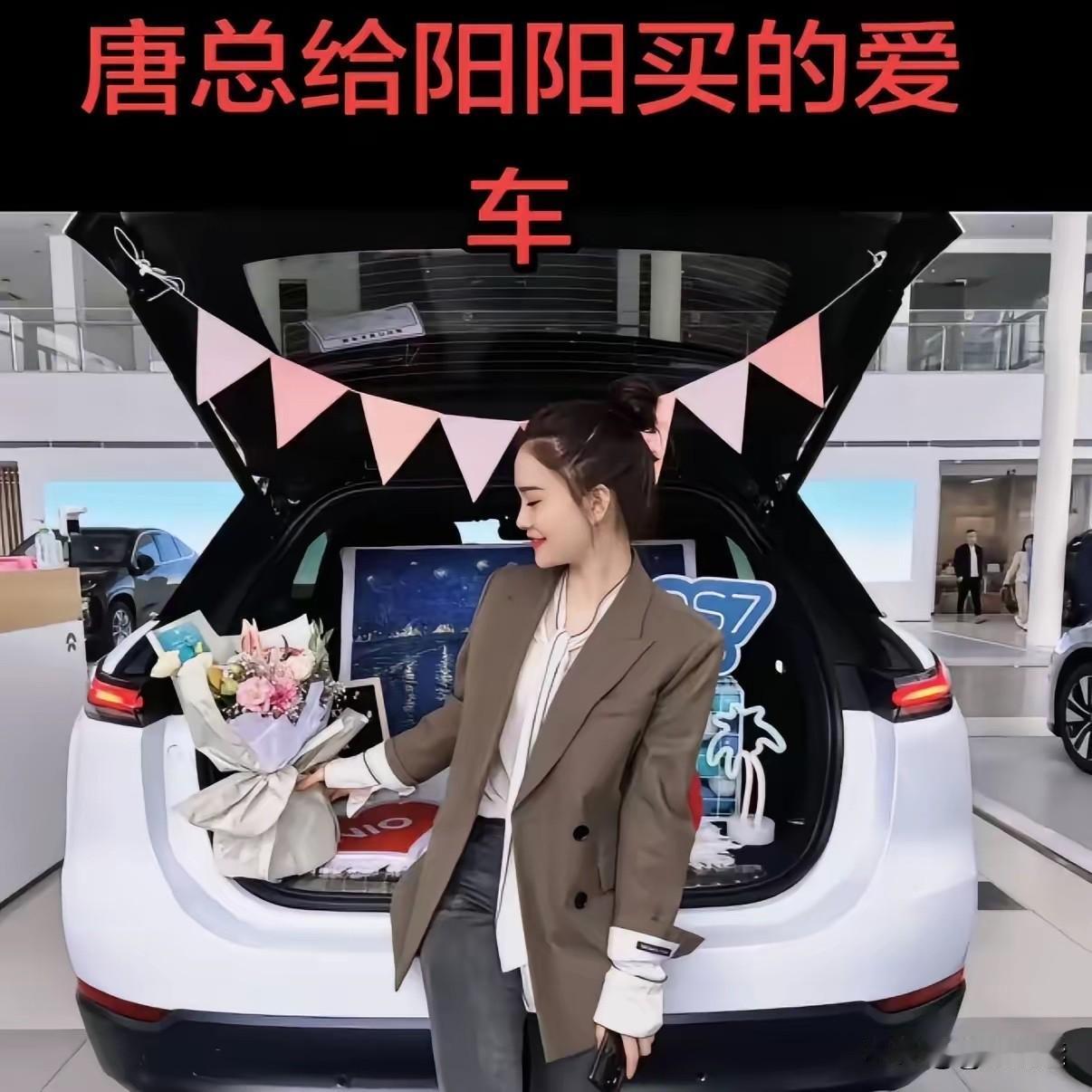 唐明杰和曹广凤持续火热，害得我又去看了林噙霜的这一段。

林噙霜柔弱无骨地跪倒在