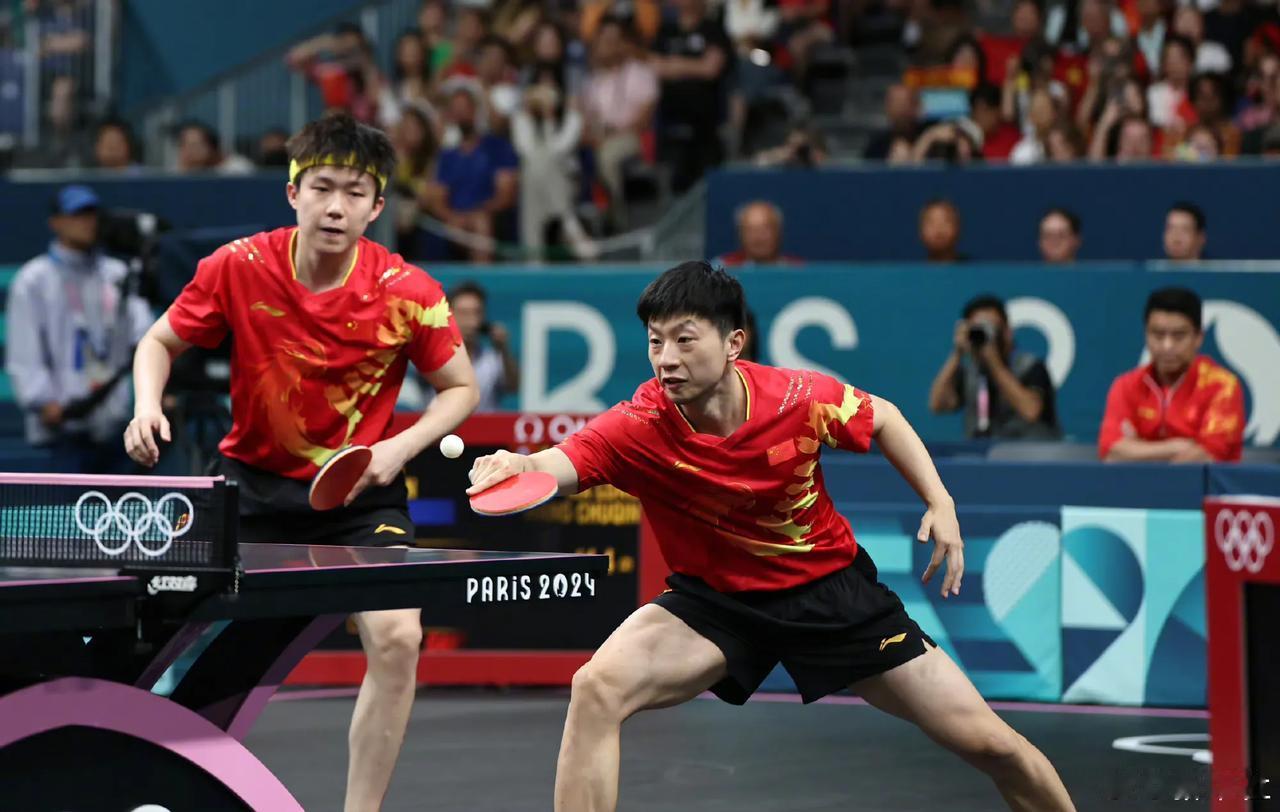 祝贺国乒男团奥运5连冠！在刚刚结束的巴黎奥运会乒乓球男团决赛中，由马龙、樊振东 