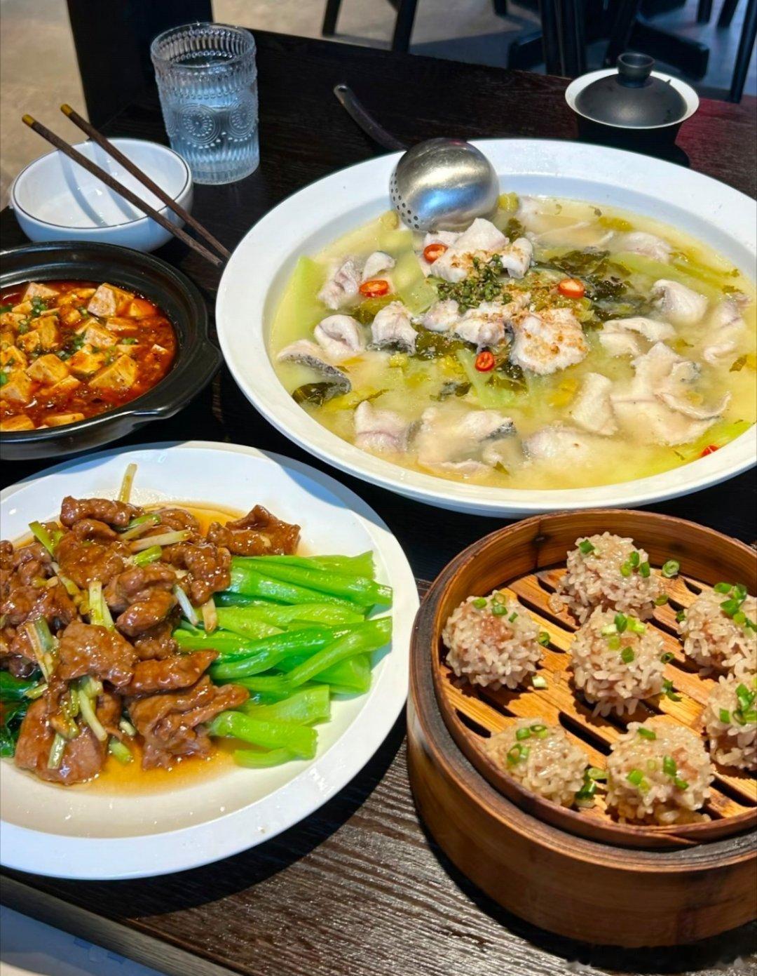 可算处理完事情了，先吃饭吧朋友们，吃饱才能有力气迎接接下来每一场战斗黄金金价