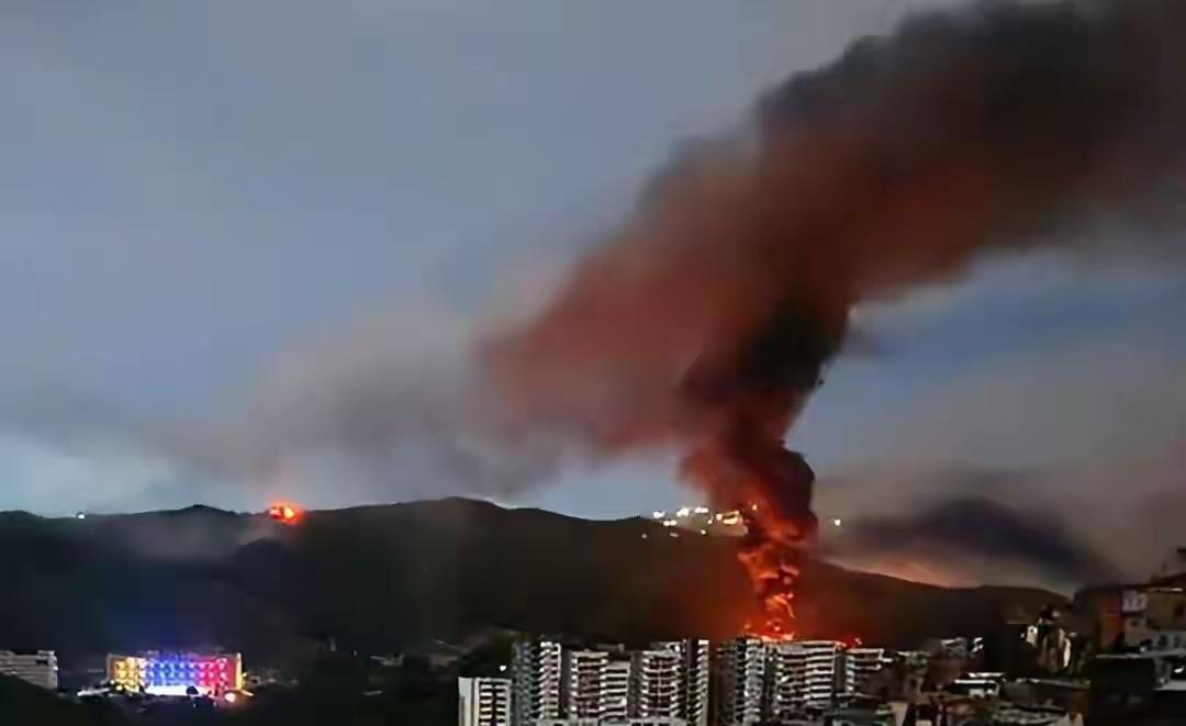 出大事了，特朗普“逮捕”委总统，美国会集体装傻，俄罕见反击