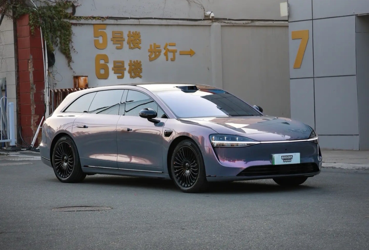 貌似享界要出新颜色？14号谜底就揭晓了。我猜还有新轮毂要推出。图片这个用户改的新