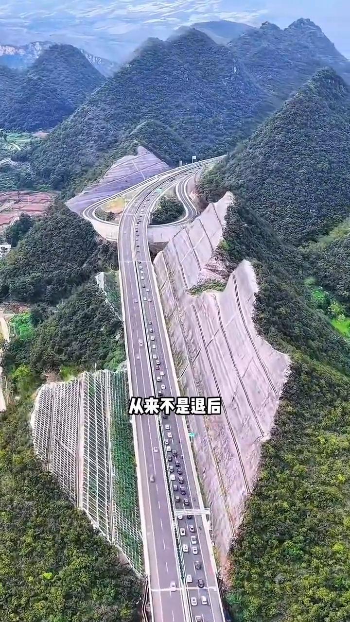 你敢相信吗？你眼前看到的不是普通的一座桥，而是中国架设在地球裂缝之上的钢铁奇迹。