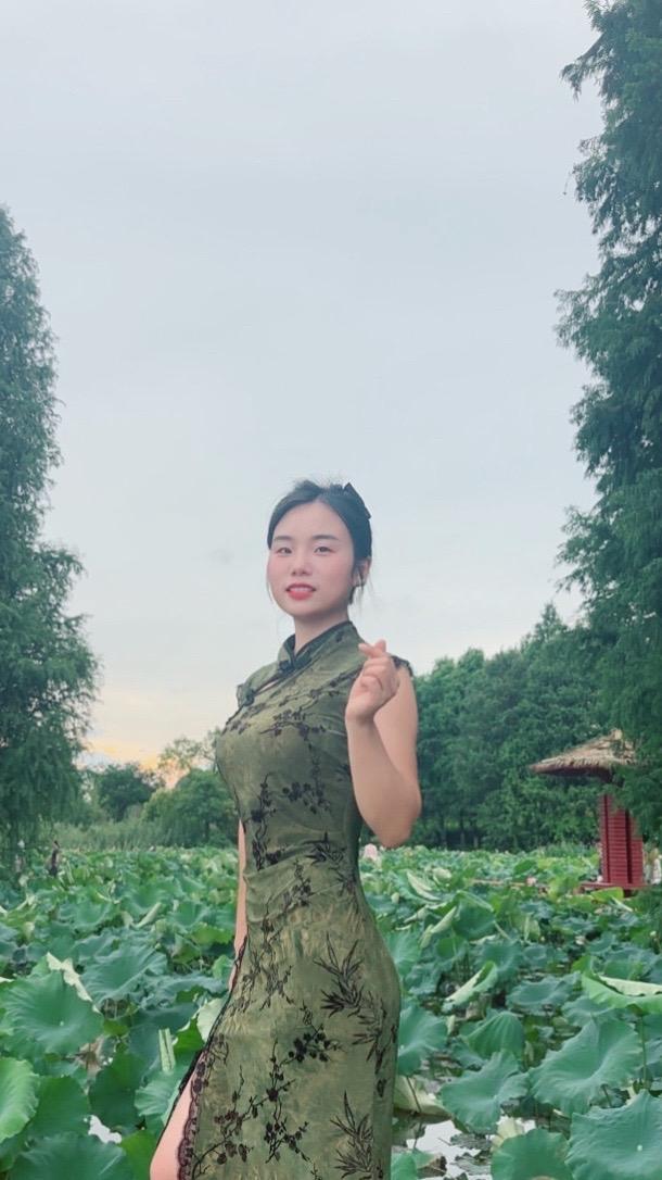 幸福不是什么都拥有，而是拥有的东西能让你感到快乐，爷爷自酿高粱酒，有需...